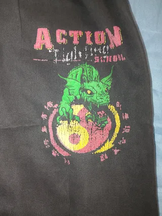 Pantaloni larghi marroni e rossi