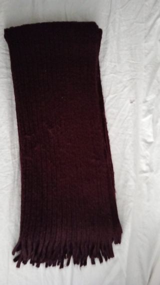 Bufanda unisex color burdeos