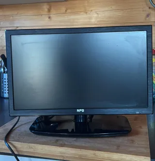 Televisor NPG 19 con peana