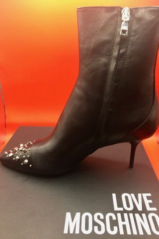 Love Moschino Botas Cuero Negro y Tachuelas Lujo