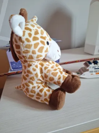 Peluche Giraffa con Cuore Rosso