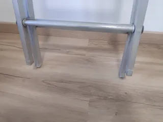 Escalera aluminio 4 peldaños