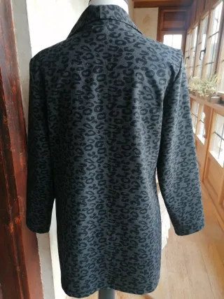 Chaqueta estampado leopardo talla L