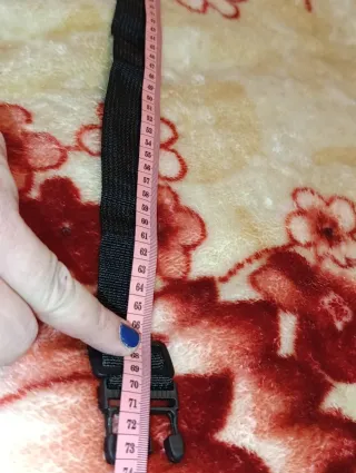 Bandolera charol negro con cremalleras