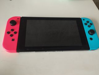Nintendo Switch + 3 Giochi