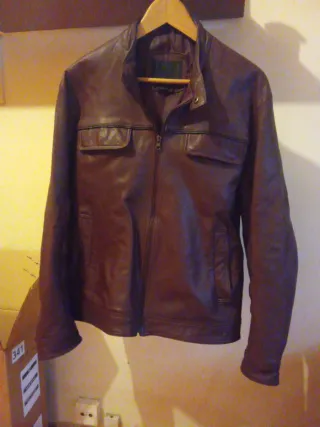 Chaqueta de piel marrón de Zara comprada año 2000