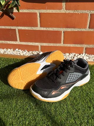 Zapatillas fútbol sala negras y grises