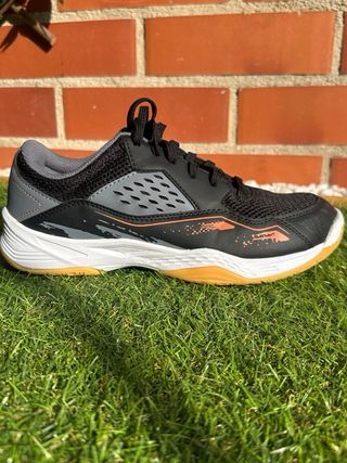 Zapatillas fútbol sala negras y grises