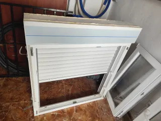 Ventana Climalit  + Persiana con cajón + Reja