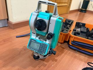 Estación Total Nikon DTM-332