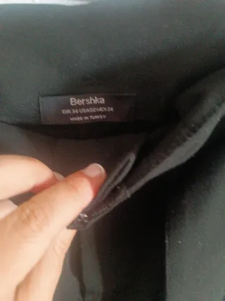 Pantalones Bershka negros altos con cinturón T.34