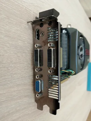 Gráfica ASUS GTX 650 1GB DDR5