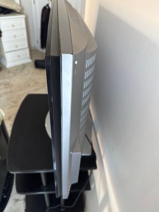 Televisión LG Negra y Plateada