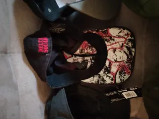 Cappelli Halo e Gears of War