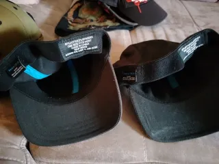 Cappelli Halo e Gears of War