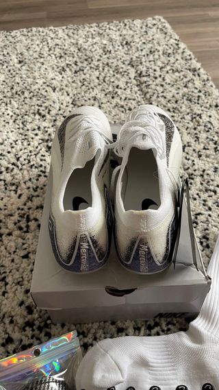 Botas de fútbol Nike Mercurial blancas