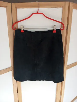 Minifalda Zara ante negra