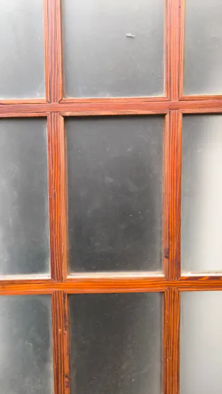 Puerta madera con cristales