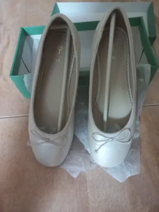 Francesitas beige talla 35