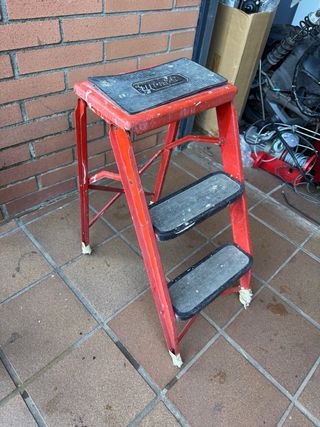 Escalera roja plegable 3 peldaños Aluminio