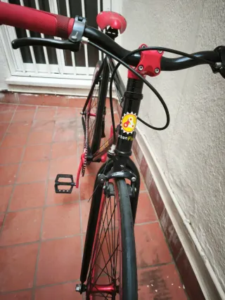 Bicicleta Urbana Fix Style Negra y Roja