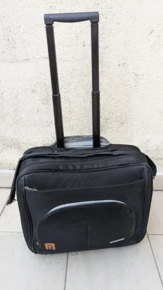 Cartera de viaje con ruedas negra