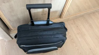 Cartera de viaje con ruedas negra