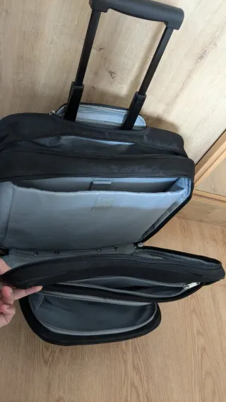 Cartera de viaje con ruedas negra