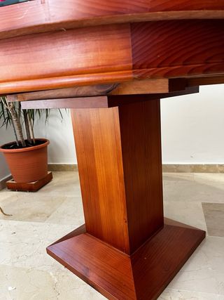 Mesa redonda con 4 sillas