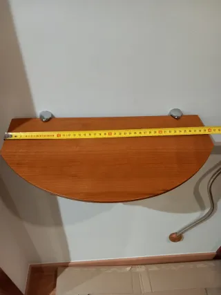 Estante ideal para poner en una entrada.