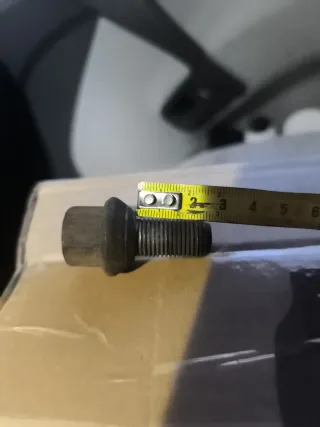 Tornillos llantas Mercedes Vito llantas de chapa