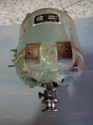 Motor Eléctrico Trifásico Numax 1/4 CV