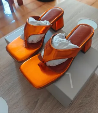 Sandalias naranja metalizadas talla 37