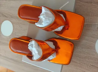 Sandalias naranja metalizadas talla 37
