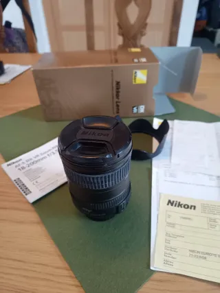 Objetivo Nikon AF-S DX VR Nikkor 18-200mm