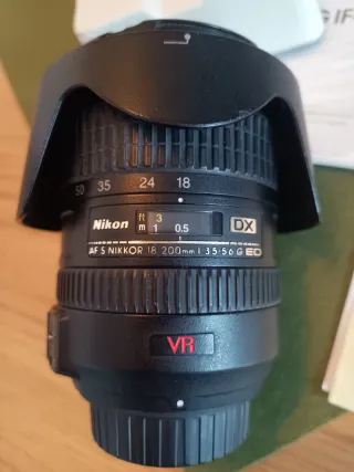 Objetivo Nikon AF-S DX VR Nikkor 18-200mm