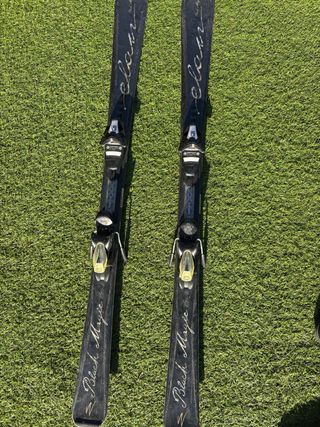 Esquís Elan Black Magic 146cm con fijaciones