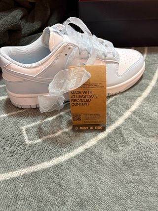 Zapatillas Nike Blancas y Azules