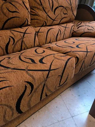 Sofá de 2 plazas en buen estado