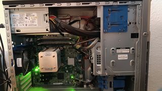 Servidor HP ProLiant ML310e Gen8 v2