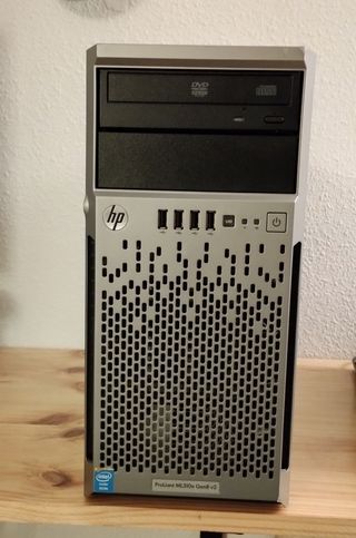Servidor HP ProLiant ML310e Gen8 v2