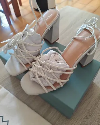Sandalias MIM tacón tiras blancas