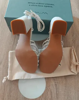 Sandalias MIM tacón tiras blancas