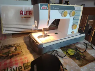 Máquina de coser Alfa Splendor 3752