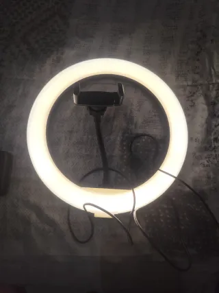 Anello LED con supporto smartphone