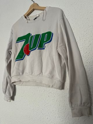 Sudadera Crop Top 7UP blanca joven