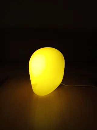 Lámpara de mesa Ikea blanca ISKARNA