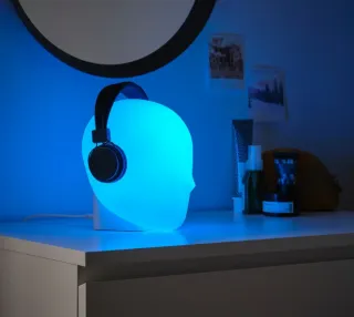 Lámpara de mesa Ikea blanca ISKARNA