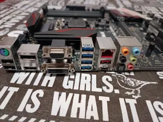 Placas base con corto en chipset.