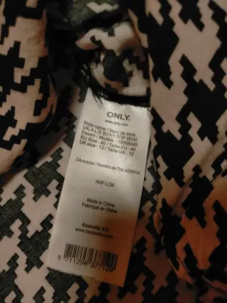 Blusa Only pata de gallo